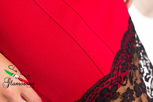 Červené plesové šaty s krajkou 