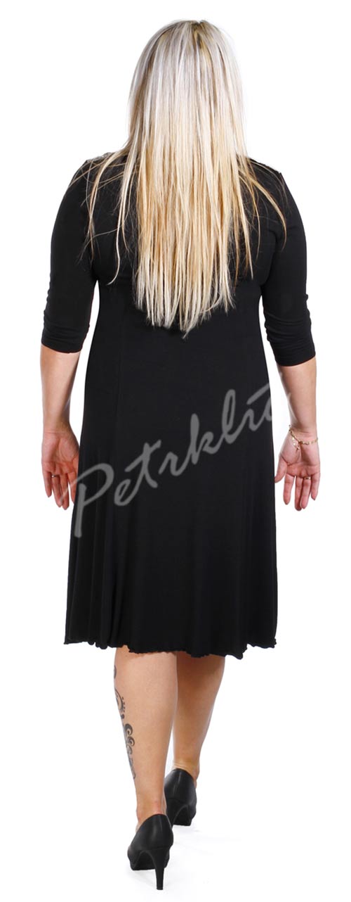 České černé dámské šaty