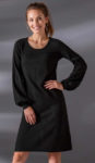 Jednobarevné černé úpletové šaty s dlouhými rukávy