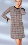 Kostkované dámské šaty s rukávy na zavazování