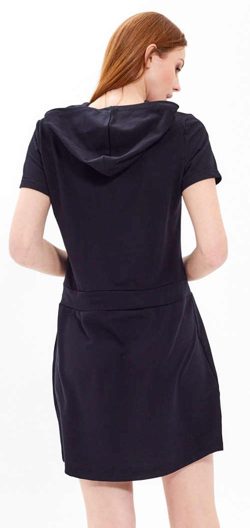Černé mikinové dámské šaty s kapucí