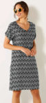 Jednoduché dámské letní šaty s geometrickým potiskem