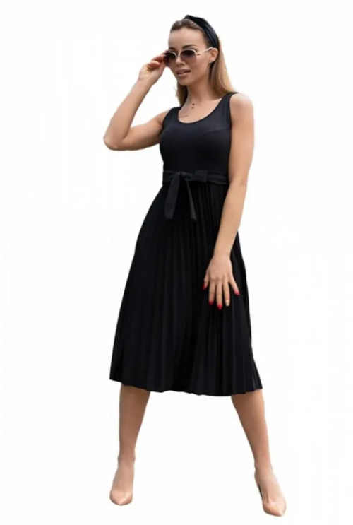 Černé šaty bez rukávů s plisovanou sukní a páskem
