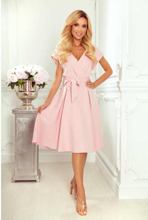dámské růžové šaty s páskem