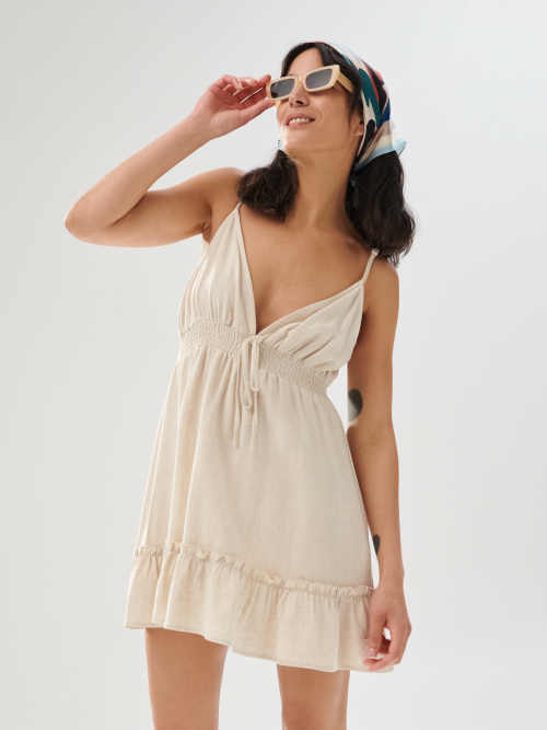 Módní letní šaty v atraktivním střihu z příjemného materiálu